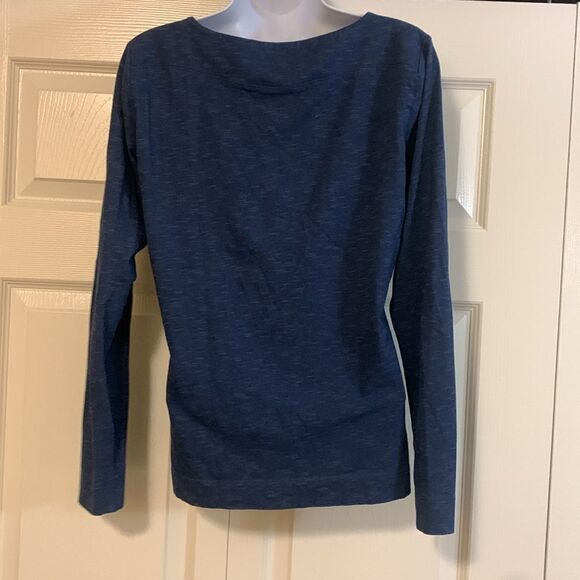 Horny toad, ladies medium, long sleeve T shirt, 1/4 button down, like new - Picture 4 of 12